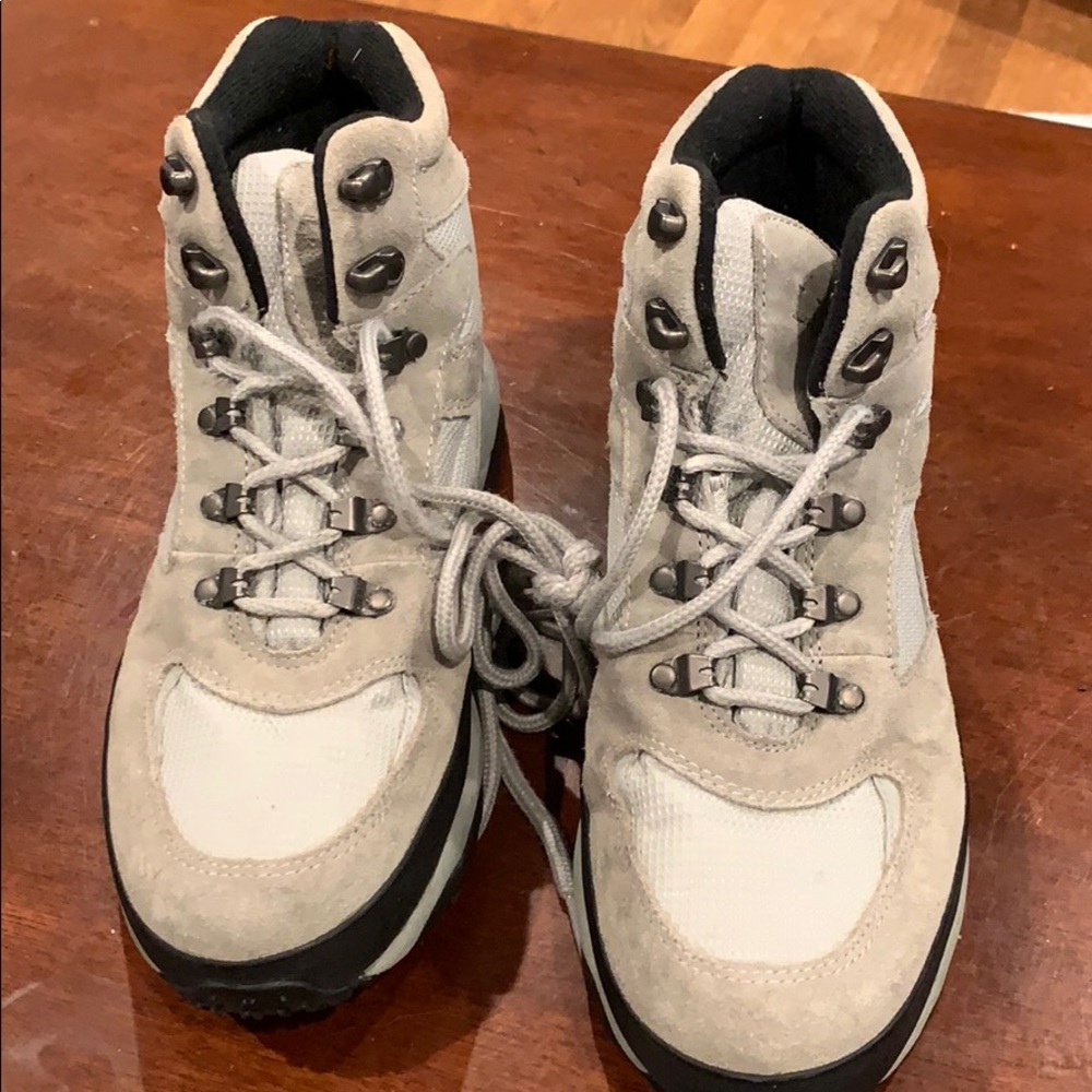LL Bean size 9 women’s winter boots